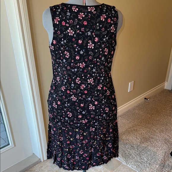 Reitmans Skirt and Top Set Black Pink Yellow Floral Skater Skirt Sleeveless Top - Picture 5 of 14